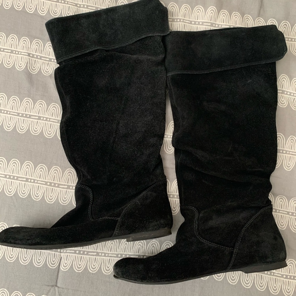 Gianni Bini suede flat boots